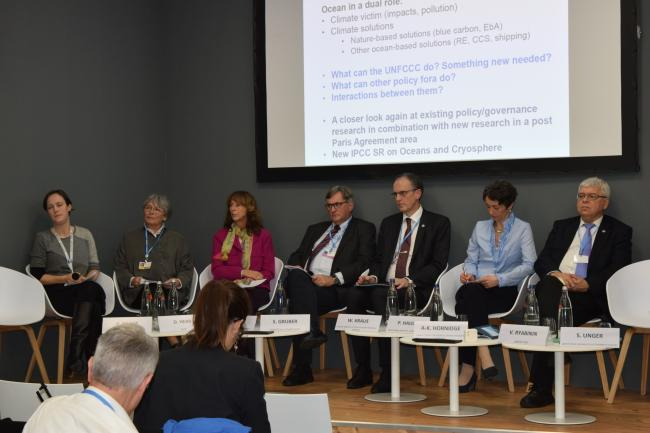 This side event reflected on the European marine science scape in and for climate policies bringing together donor representatives from the EU and selected member states, policy makers, marine scientists and representatives from international NGOs and UN organisations. | Photo: Elke Kasper